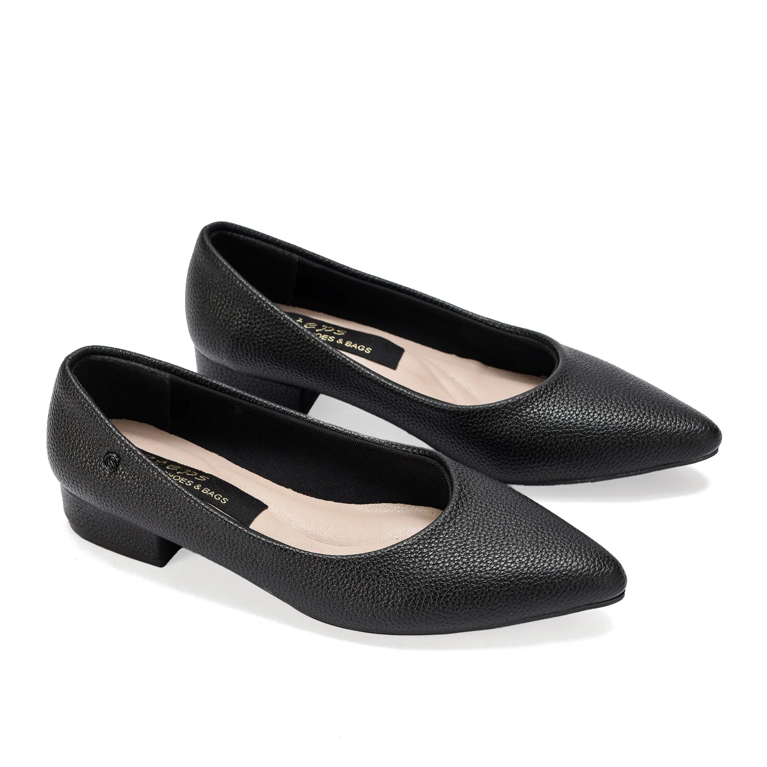 CA304 Black